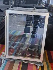 lot 2 image: Beverage Refrigerator