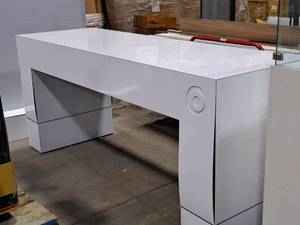 lot 7 image: 96 Table