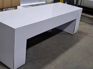lot 9 image: 96 Table