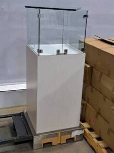 lot 11 image: 55 Glass Display Light-Up Platform