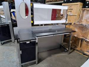 lot 15 image: 74 Light Up Rolling Vanity   2-Sided