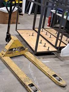 lot 4B image: Caterpillar 5000-lbs Pallet Jack