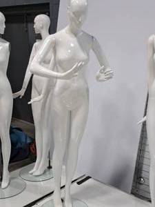 lot 116 image: 72 Female Mannequin with Moveable Arms and Display Stand