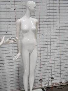 lot 117 image: 72 Female Mannequin with Moveable Arms and Display Stand