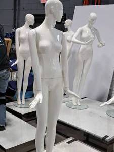 lot 118 image: 72 Female Mannequin with Moveable Arms and Display Stand