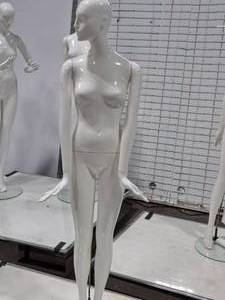 lot 119 image: 72 Female Mannequin with Moveable Arms and Display Stand