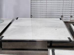 lot 42 image: Display Platform 59-12x59-12x10