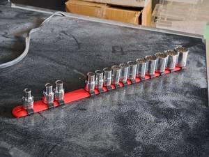 lot 299 image: Kobalt 38 SAE Socket Set 14-piece with Socket Holder
