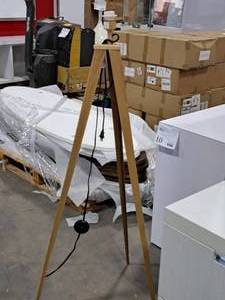 lot 35 image: 53 Tripod Light Stand