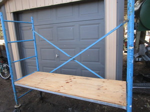 lot 1 image: Painting Scaffold
