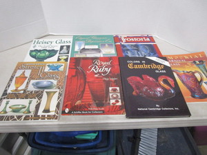lot 25 image: Collector Glass Reference Books