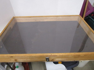 lot 60 image: Showcase Table Top