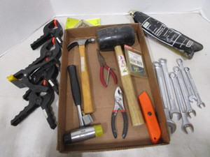 lot 81 image: Tools w Craftsman