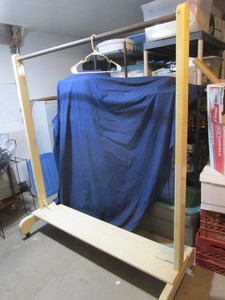 lot 128 image: Rolling Clothes Rack