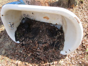 lot 131 image: Antique Cast Tub Garden Decoration