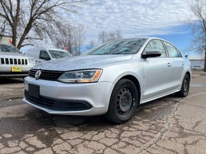 lot 6 image: 2011 VOLKSWAGEN JETTA SE 2 Owners w no Accidents