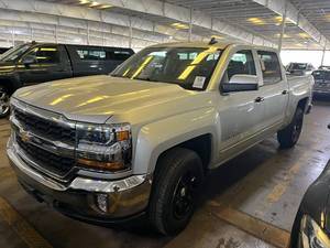 lot 14 image: 2017 Chevrolet Silverado 1500 LT Crew Cab 4x4