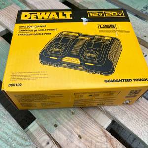 lot 159 image: DEWALT 20V 12V Dual Port Charger DCB102