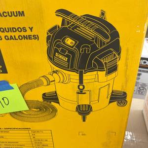 lot 190 image: DEWALT 6 Gal. 4.0 HP Poly WetDry Vacuum with Hose and Accessories