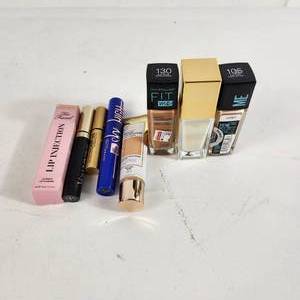 lot 59 image: Lot Of Eight New Miscellaneous Cosmetics