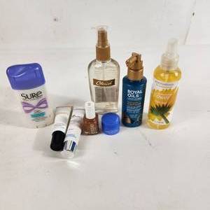 lot 60 image: Lot Of Eight Miscellaneous Cosmetics