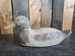 lot 2 image: Vintage Wooden Mallard Duck Decoy in good condition
