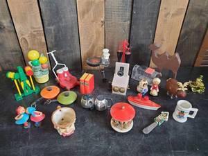 lot 22 image: Look At These Vintage Salt and pepper Shakers Most are Plastic Rare and Super cool with other misc smalls