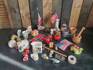 lot 50 image: Great Mixed Lot of Smalls Retro Ceramic Cream and Sugar, Marys Moo Moos, vintage Nudey Toothpick Holder and more