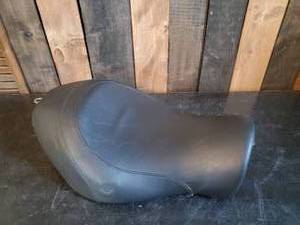 lot 110 image: Harley Davidson 07 Sportster Seat