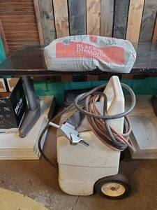 lot 115 image: Sand Blaster Has Sand in Hopper and Full Bag to go with it Consigner states it works as it should