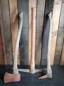lot 135 image: 3 Vintage Farm Tools, Spade, Axe and more