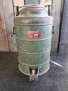 lot 145 image: Stanley Insulated Steel Water Cooler Jug #3323 WWII Jeep