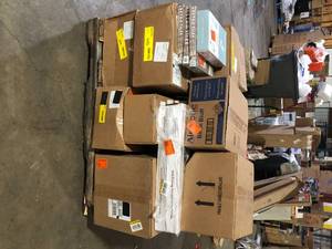 lot 24 image: Pallet of Assorted Mixed Ceramic Flooring Various Models and Conditions  Customer Returns See Pictures