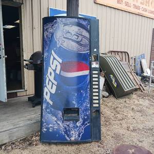 lot 23 image: Pepsi Vending Machine Front