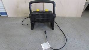 lot 5 image: Stanley 1500 Watt Electric Heater