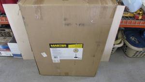 lot 10 image: Master 24 Pedestal Fan