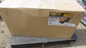lot 21 image: Master 220,000 BTU KeroseneDiesel Heater