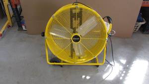 lot 41 image: Stanley 24 Portable Fan