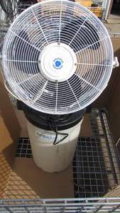 lot 44 image: Schaefer 18 Versa-Mist Fan
