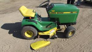lot 70 image: John Deere 180 Lawn Tractor Mower