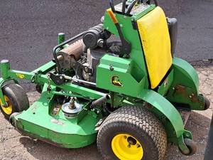 2014 John Deere® 652R MOD QT Gas 56"-Deck Mulch on Demand Riding Lawn Mower