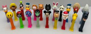 lot 77 image: Misc. Collectible PEZ dispensers