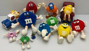 lot 104 image: Misc. M&MS Collectibles
