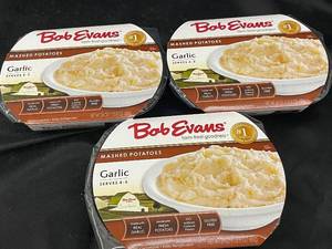 lot 9 image: Bob Evans Garlic Mashed Potatoes, 3-Pack