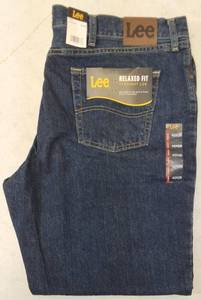 lot 40 image: Lee Relaxed Fit - Straight Leg Jeans - Size 42 x 28 (View Photos)