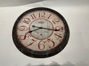lot 23 image: Clock