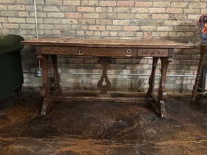 lot 42 image: Antique Table wDrawer