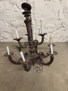 lot 102 image: Vintage 9-Light Chandelier