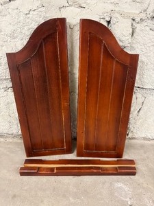 lot 108 image: Saloon Style Doors