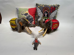 lot 52 image: Circus Themed Lot